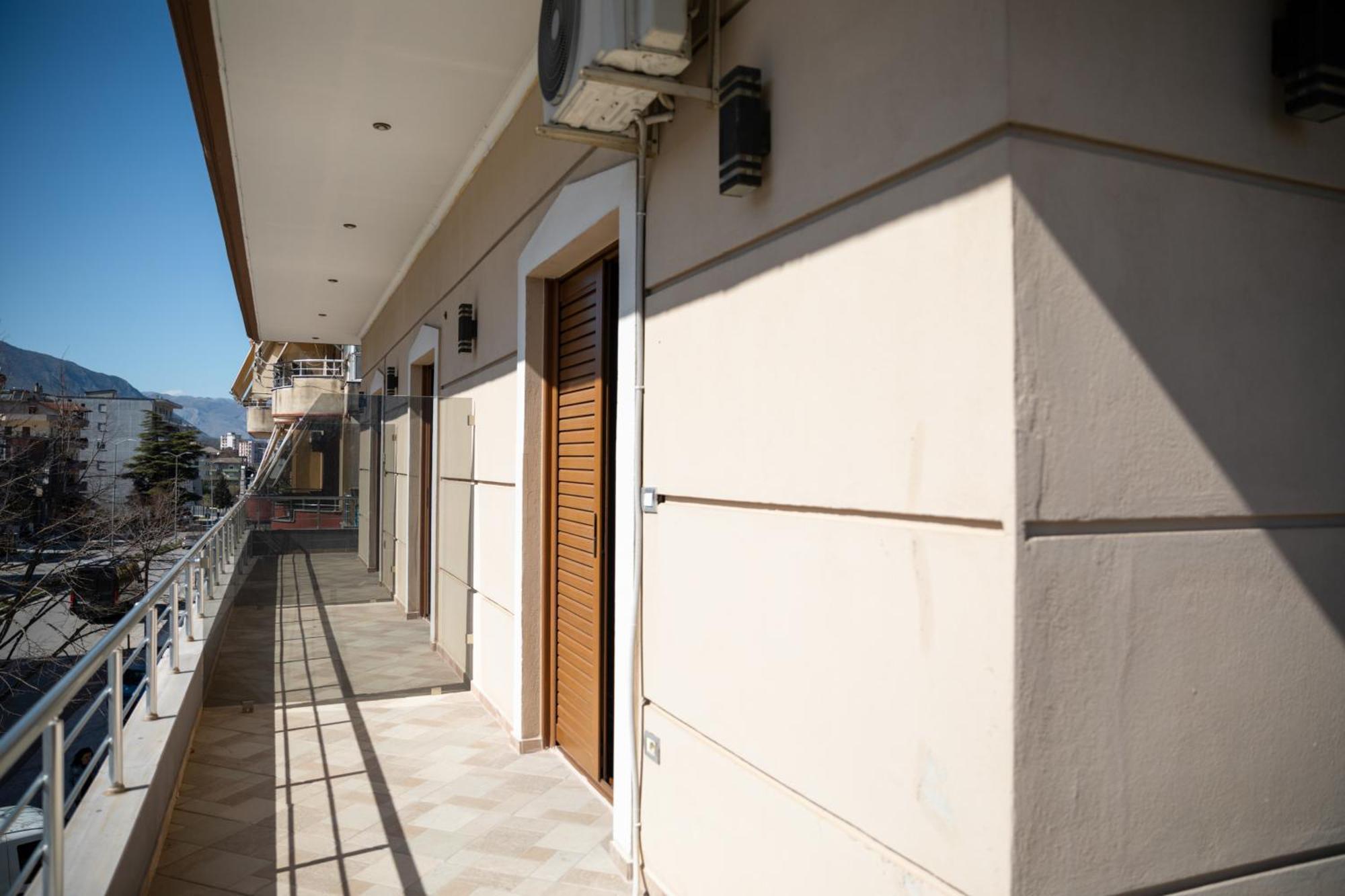 Bora Hotel Gjirokastra Zewnętrze zdjęcie