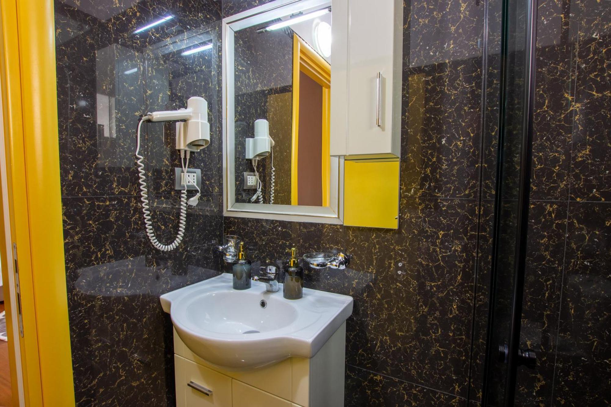 Bora Hotel Gjirokastra Zewnętrze zdjęcie